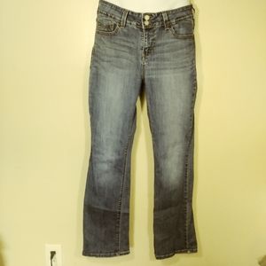 Levis 526 Women's Slender Boot Cut Jeans 6M Medium Blue Denim Wash Flap pockets